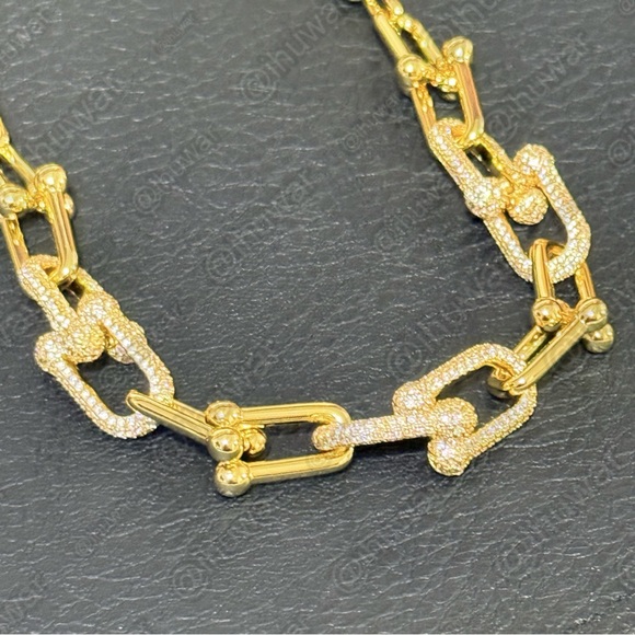 Elegant 14K Gold Plated Cubic Zirconia Graduated U Link Chain Necklace - Picture 6 of 8